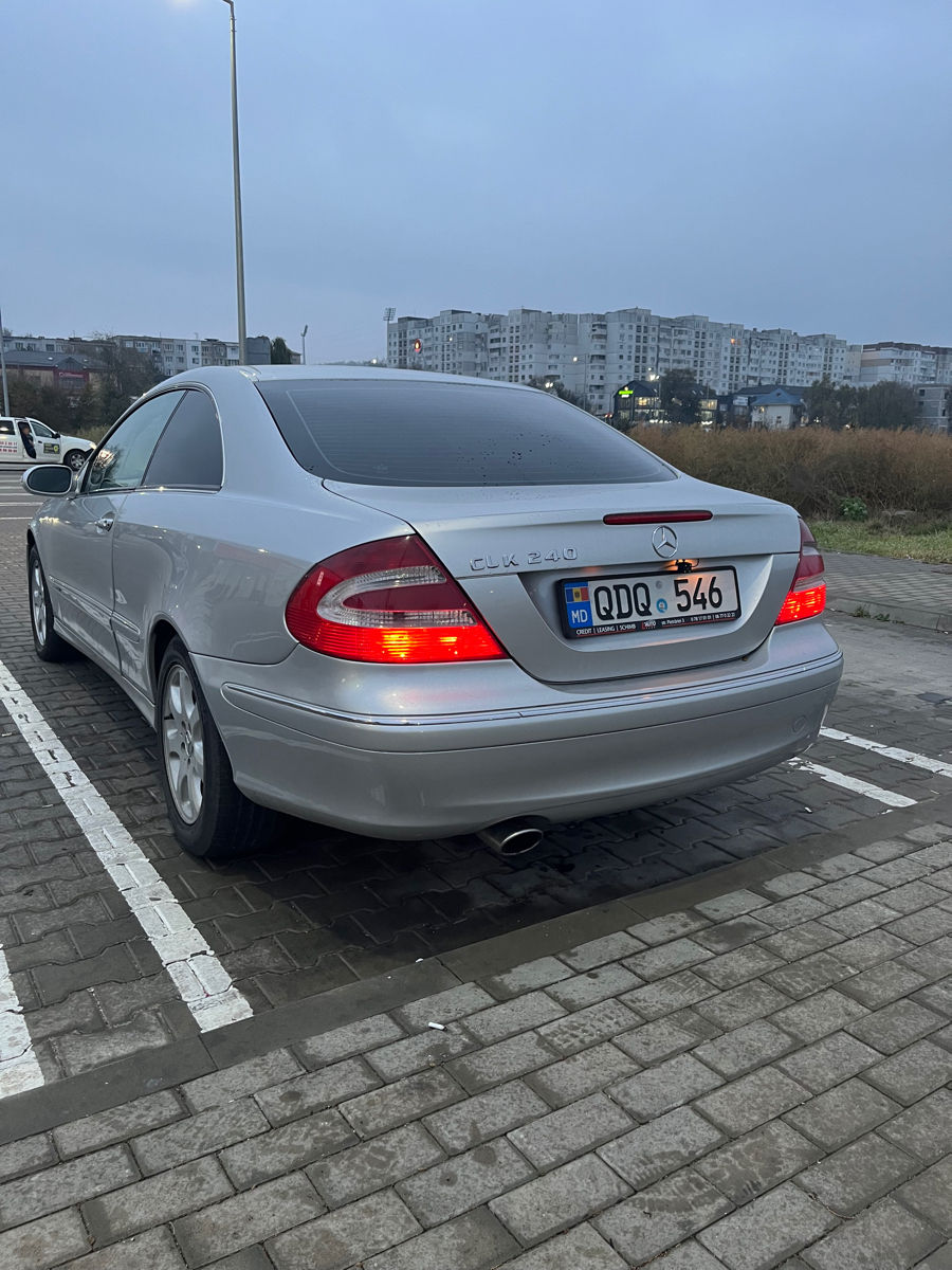 Mercedes CLK-Class foto 2