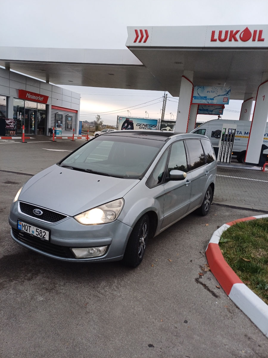 Ford Galaxy фото 6