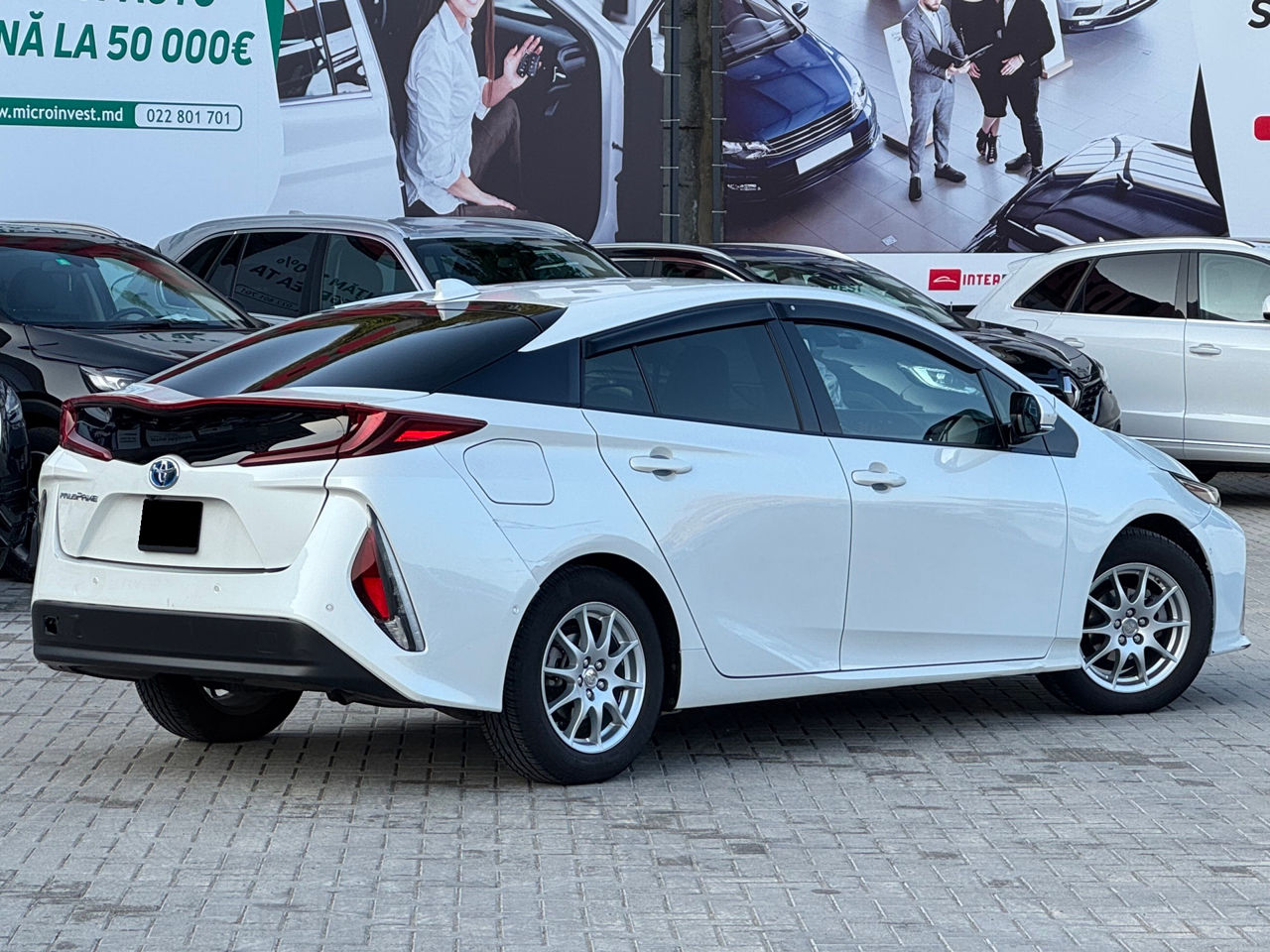 Toyota Prius Prime фото 3