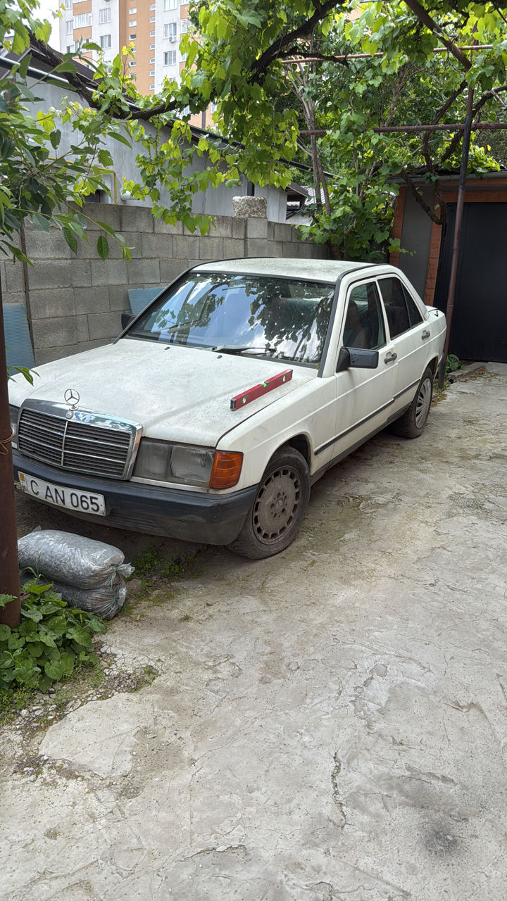 Mercedes 190 фото 0