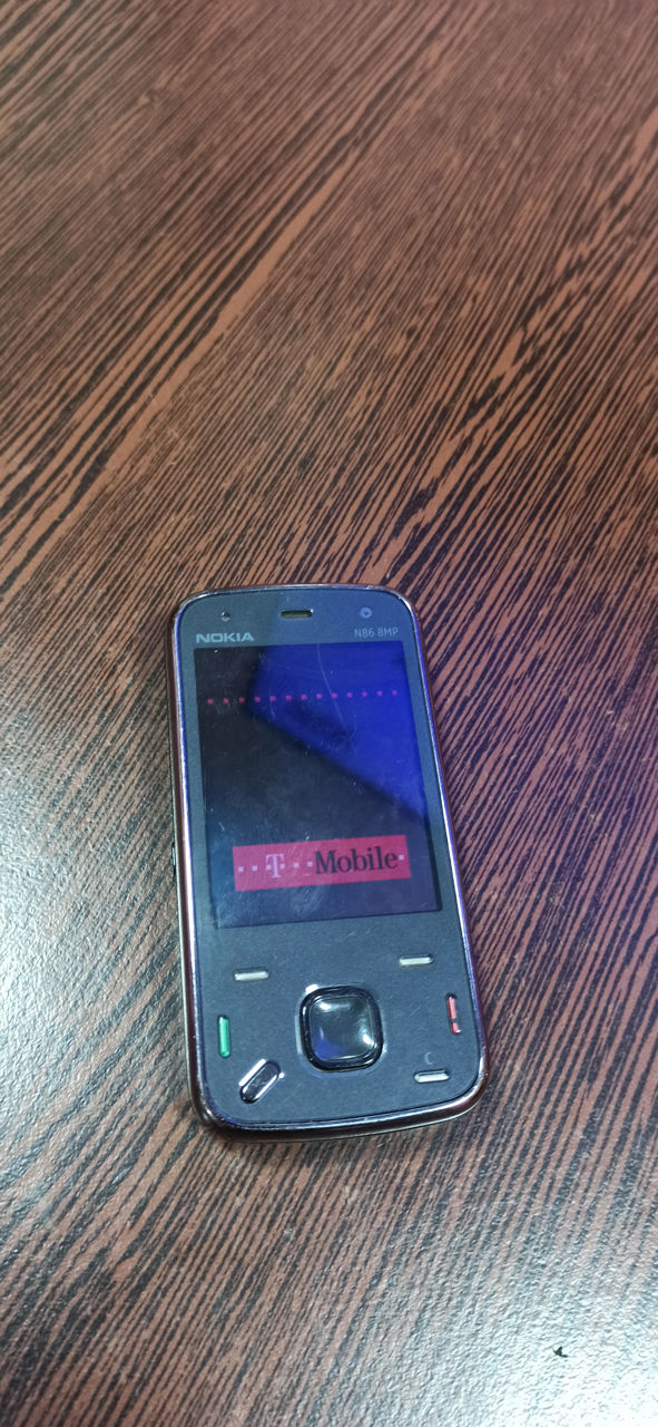 Nokia N86 в хорошем состоянии