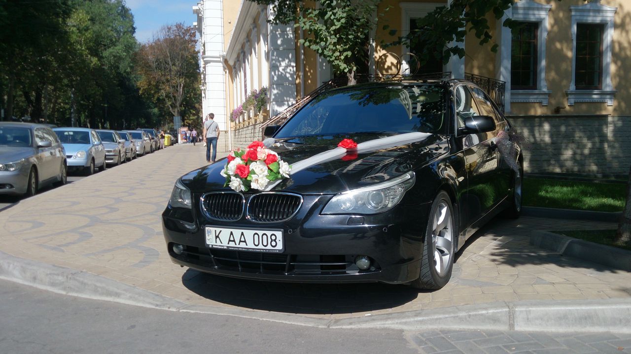 Две красивые машины