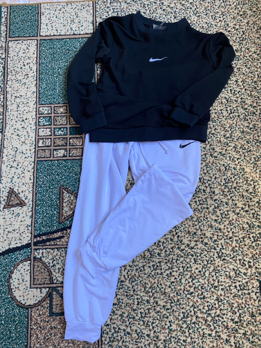 Спортивный костюм 42-44 foto 1