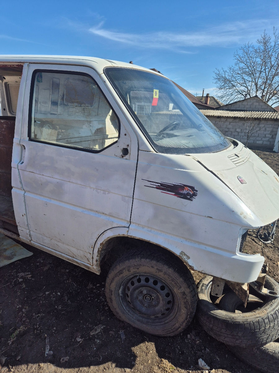Piese  Запчасти  Volkswagen T4 1.9D foto 6