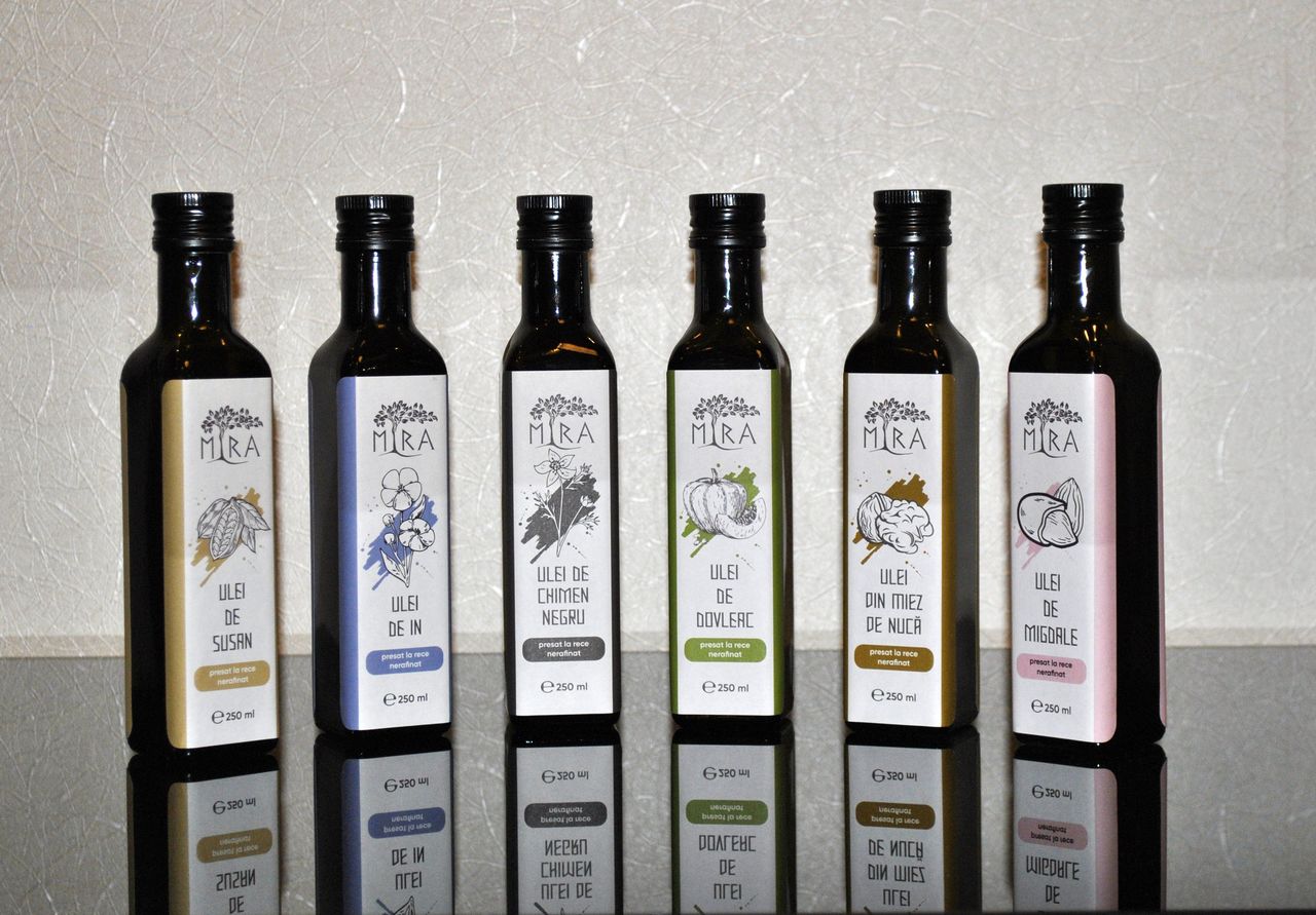 Ulei de miez de nucă, presat la rece nerafinat/масло грецкого орех, холодного отжима нераф.-250ml foto 1