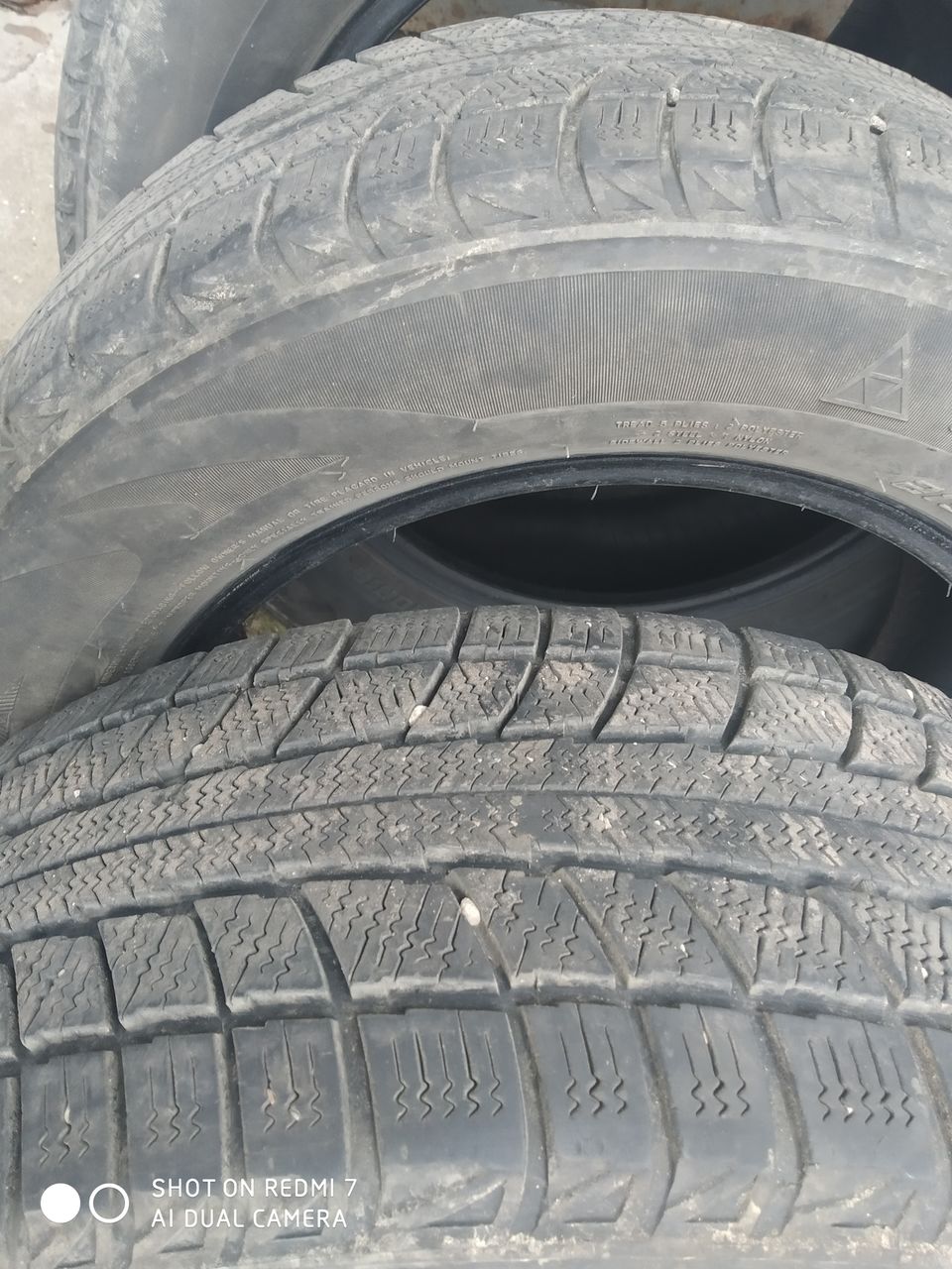 Продам комплект зимней резины triangle 215/60 R16