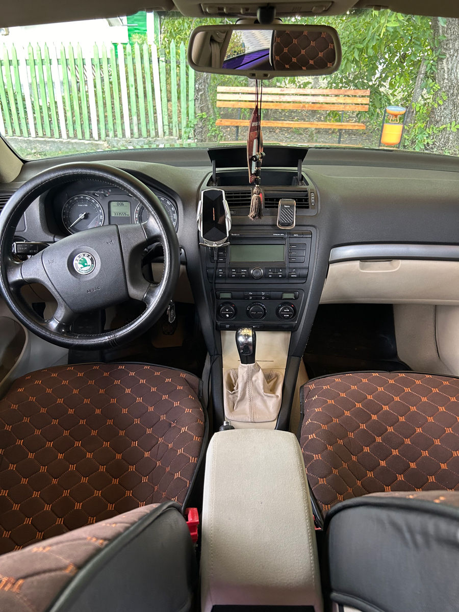 Vind salon Bej Skoda Octavia A 5 foto 0