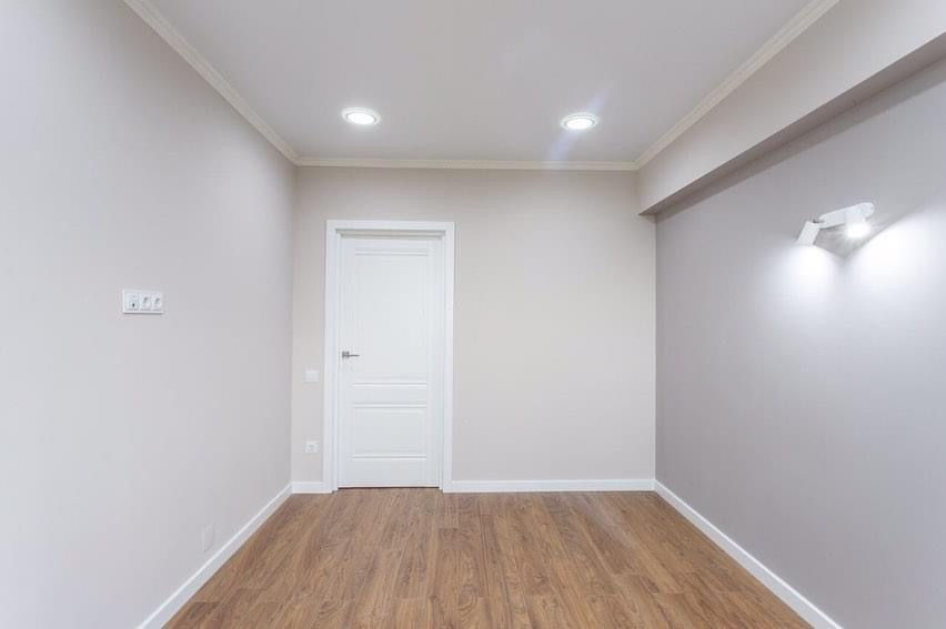 Instalare laminat si plintus . Pret accesibil,lucru calitativ. foto 6
