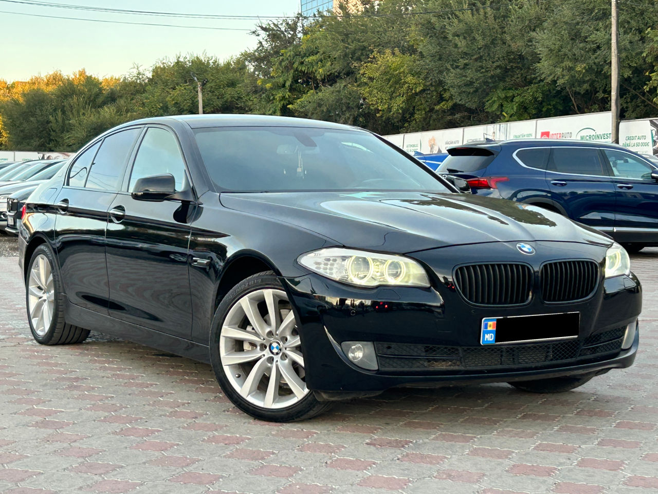 BMW 5 Series foto 4