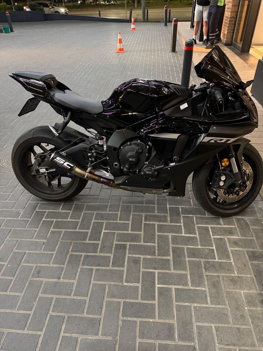 Yamaha R1 фото 0