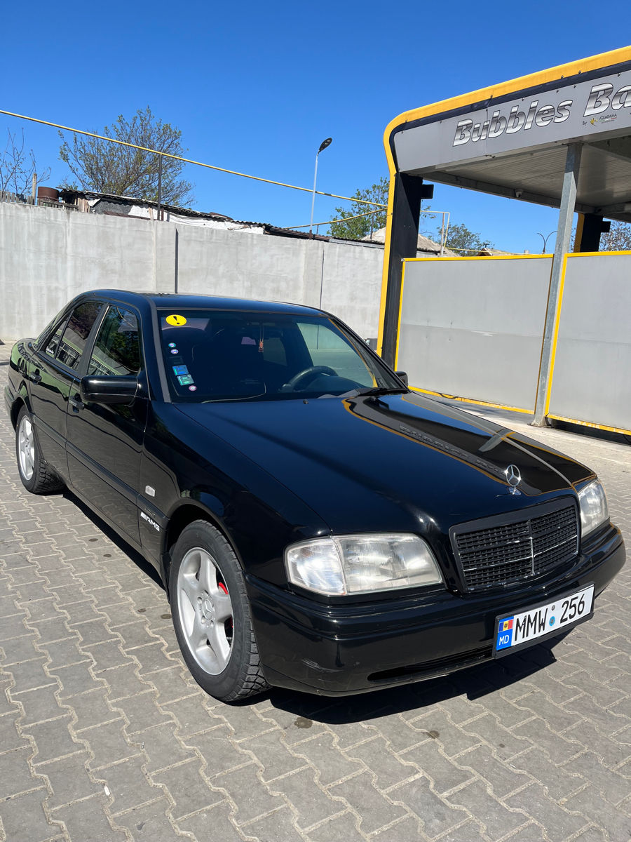 Mercedes C-Class foto 0
