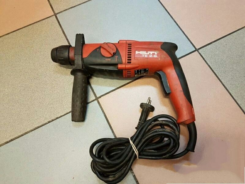 перфоратор HILTI и Hitachi DH24PC3 made in Japan
