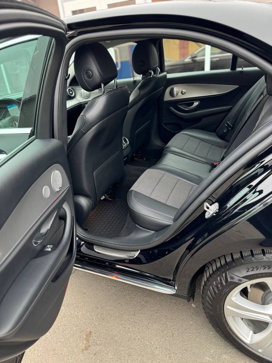 Mercedes E-Class фото 6