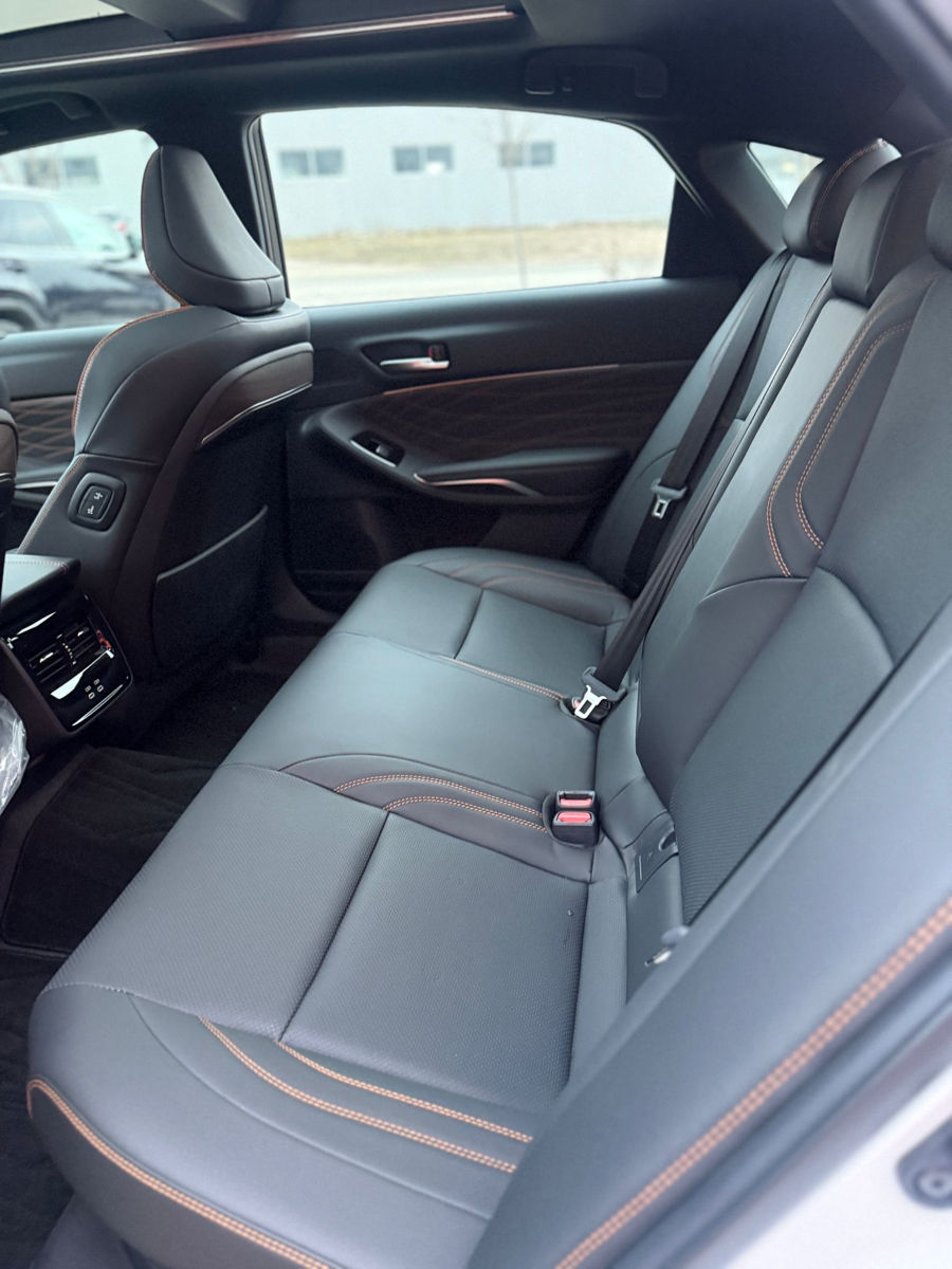 Toyota Avalon фото 7