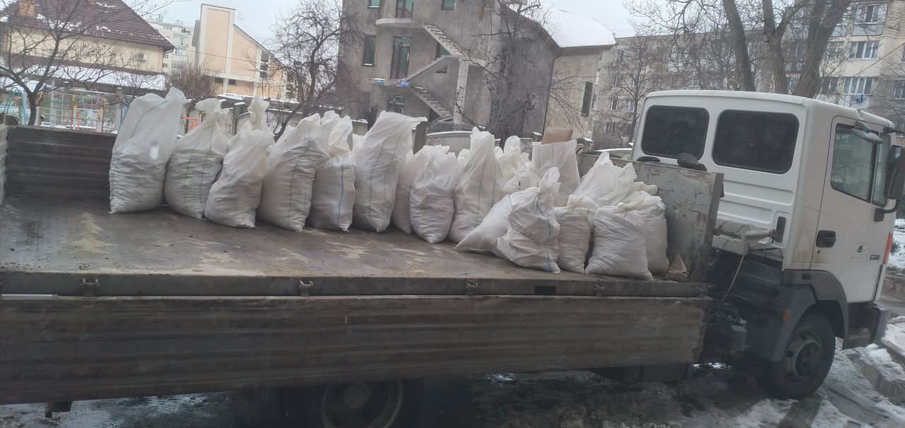 Вывоз мусора. Evacuarea deșeurilor. Грузчики. Hamali foto 9
