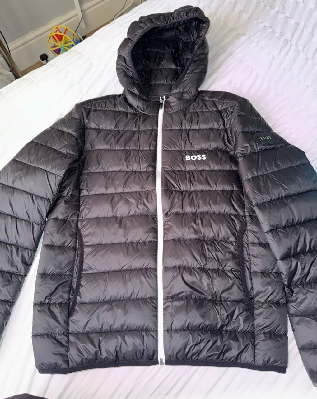Продам фирменные куртки Hugo Boss оригинал