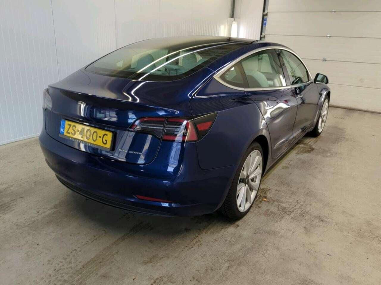 Tesla Model 3 фото 4