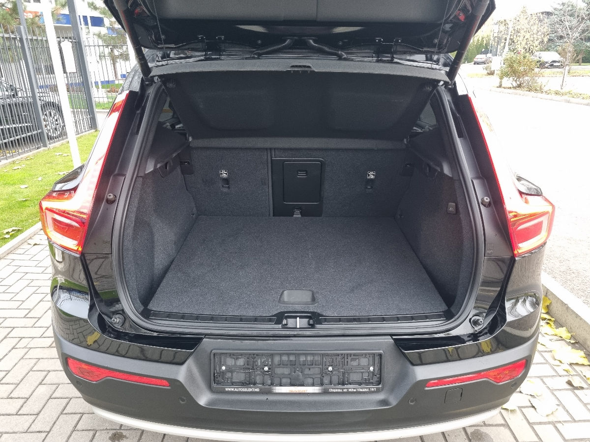 Volvo XC40 2023 photo 18