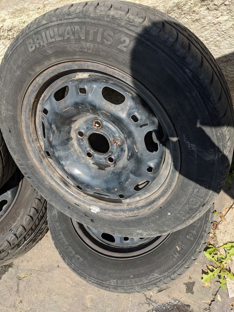 Anvelope de vară cu jante R14 185/60.