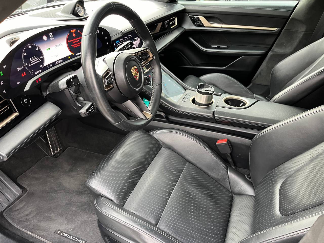 Porsche Taycan foto 6