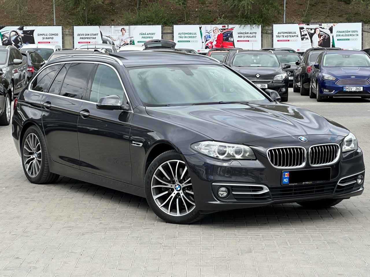 BMW 5 Series foto 0