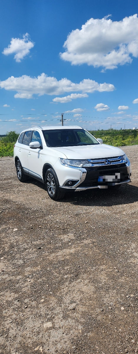 Mitsubishi Outlander foto 1