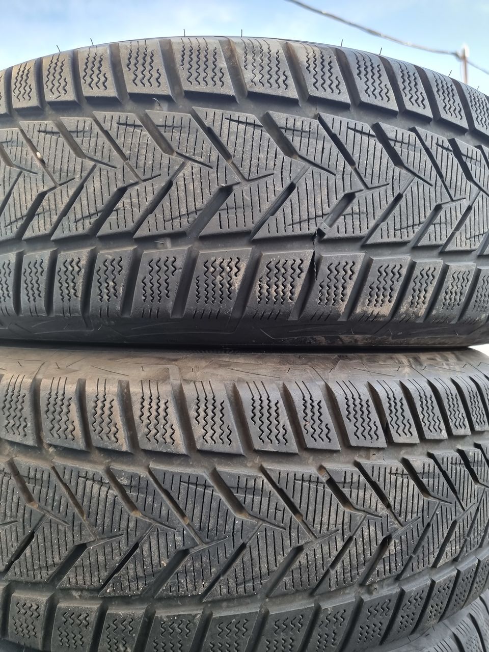 215 70 R16