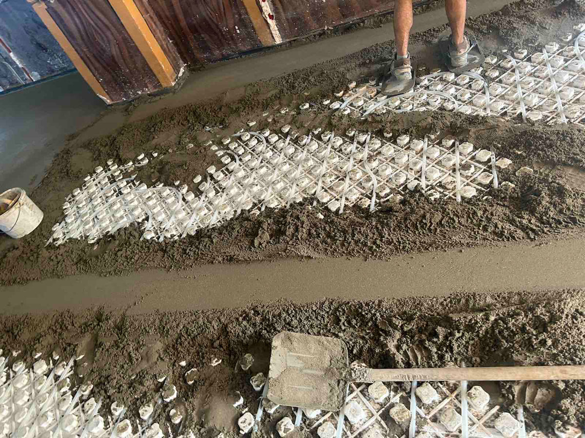 Sapa mecanizata peste podele calde, steasca, steajka polusuhaia foto 4