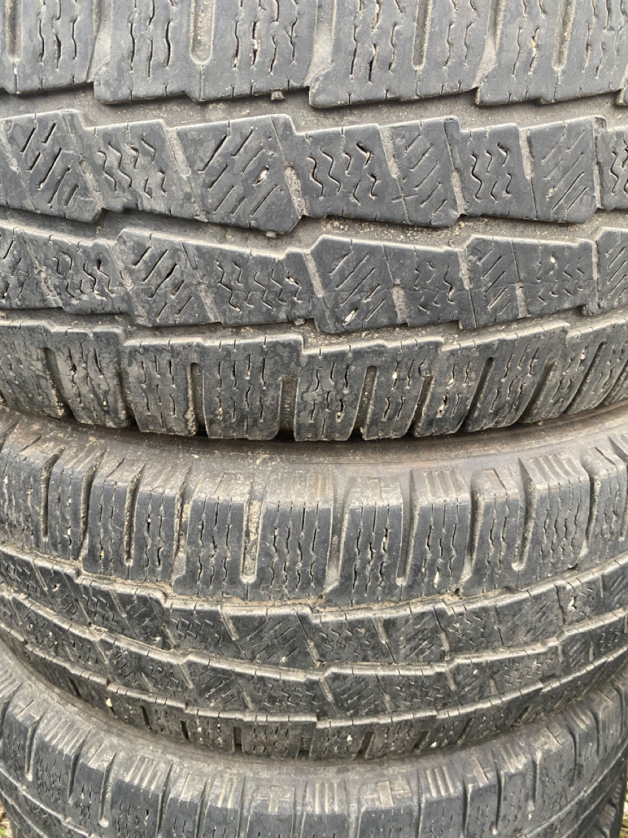 4 Anvelope Michelin 215 65 R16c