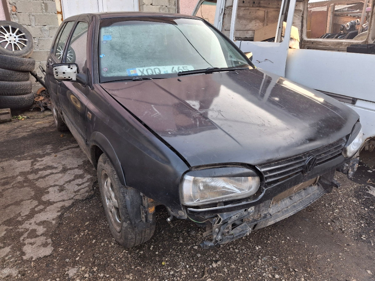 Volkswagen Golf an. 1994 cu rulaj 2222 km, Benzină, 550 €