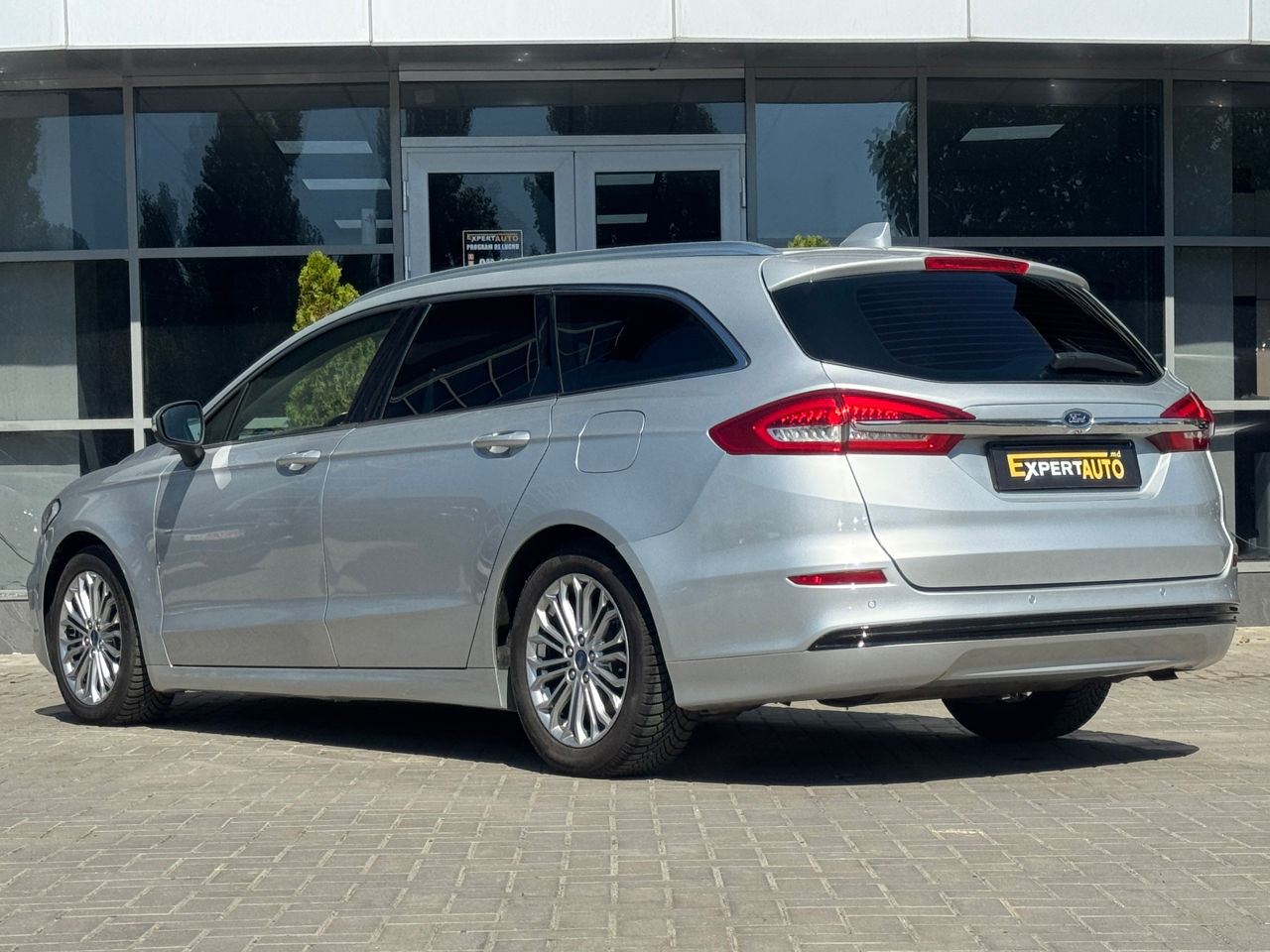 Ford Mondeo — fotografia 4
