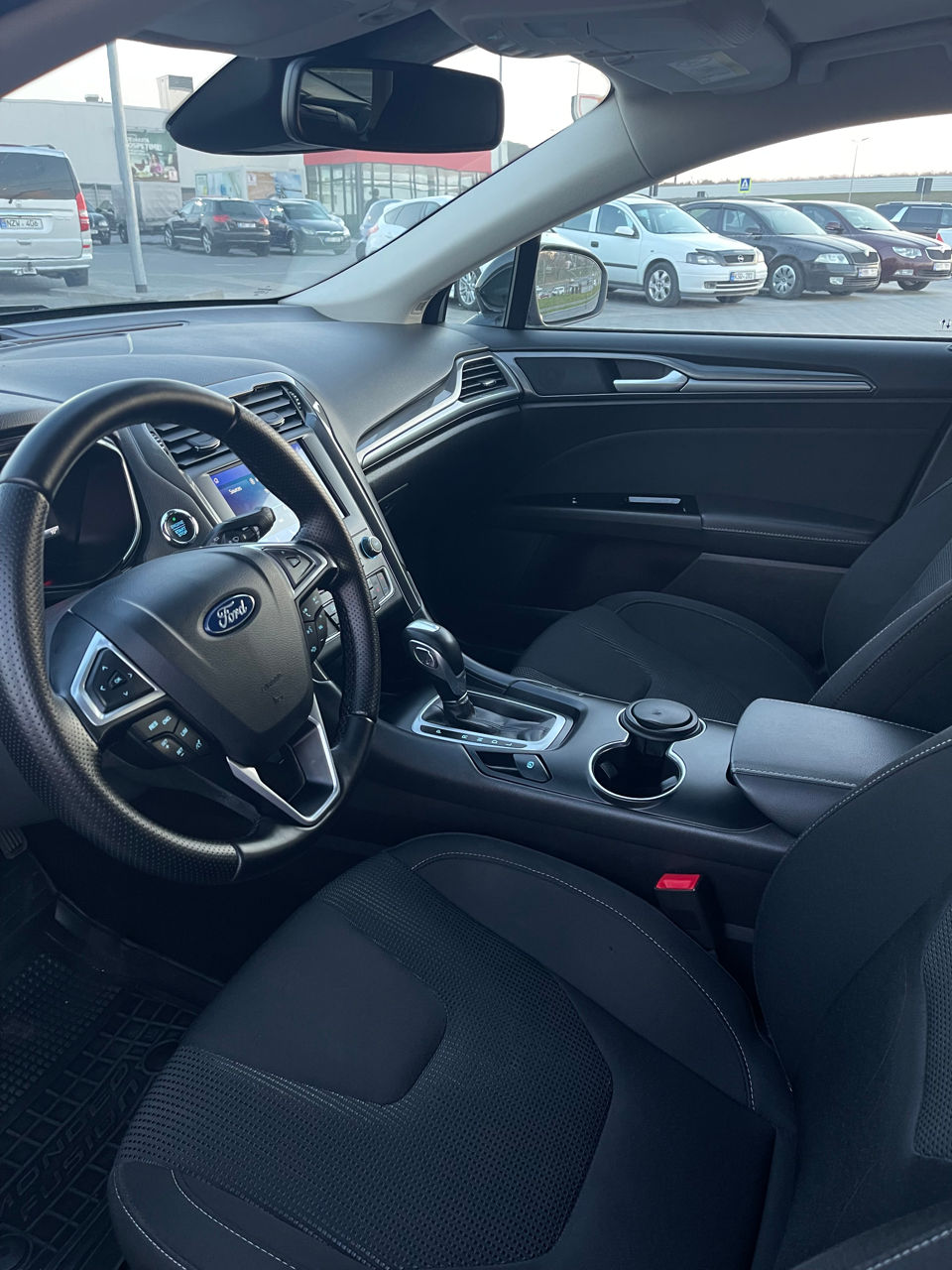 Ford Mondeo foto 6