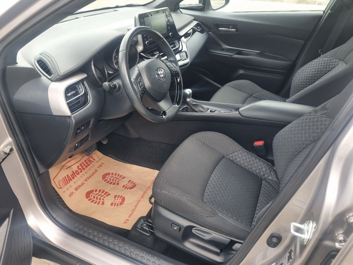 Toyota C-HR 2021 photo 9