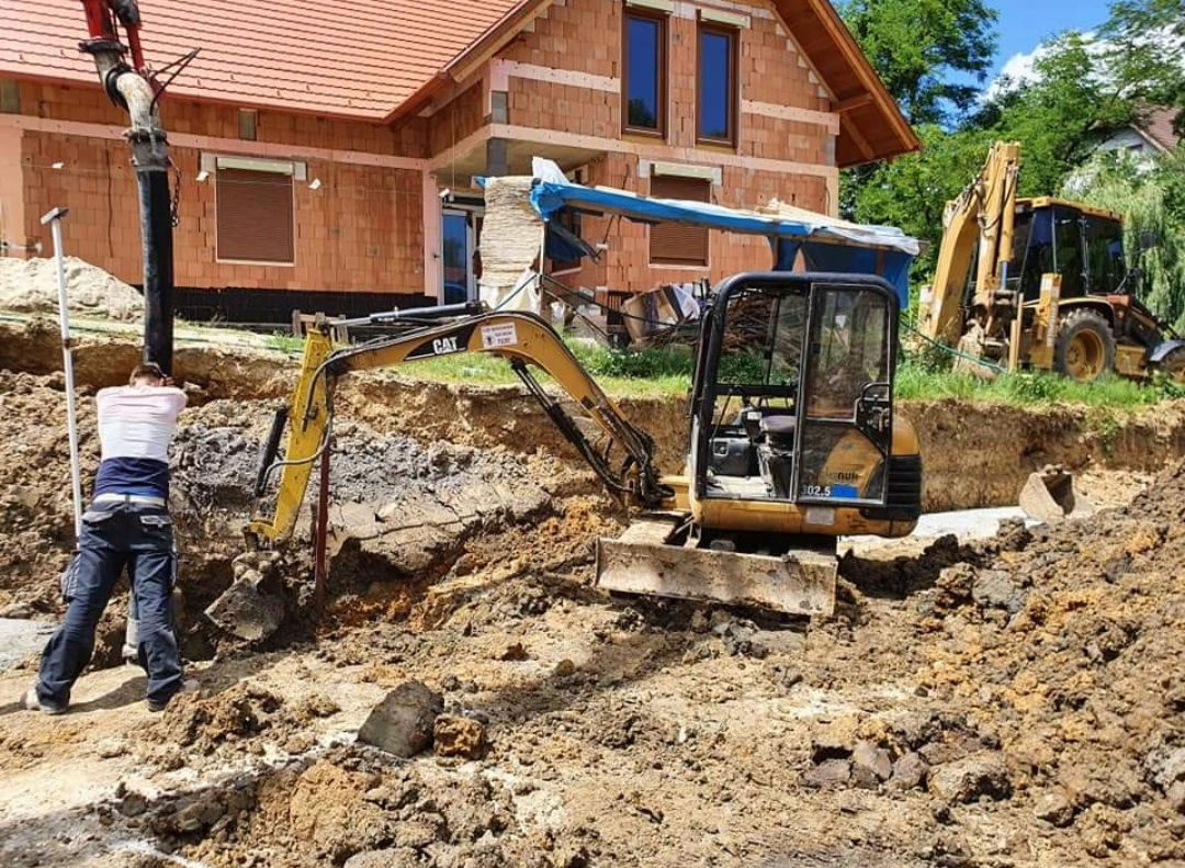 Bobcat mini excavator+basculanta 3.5 tone foto 8