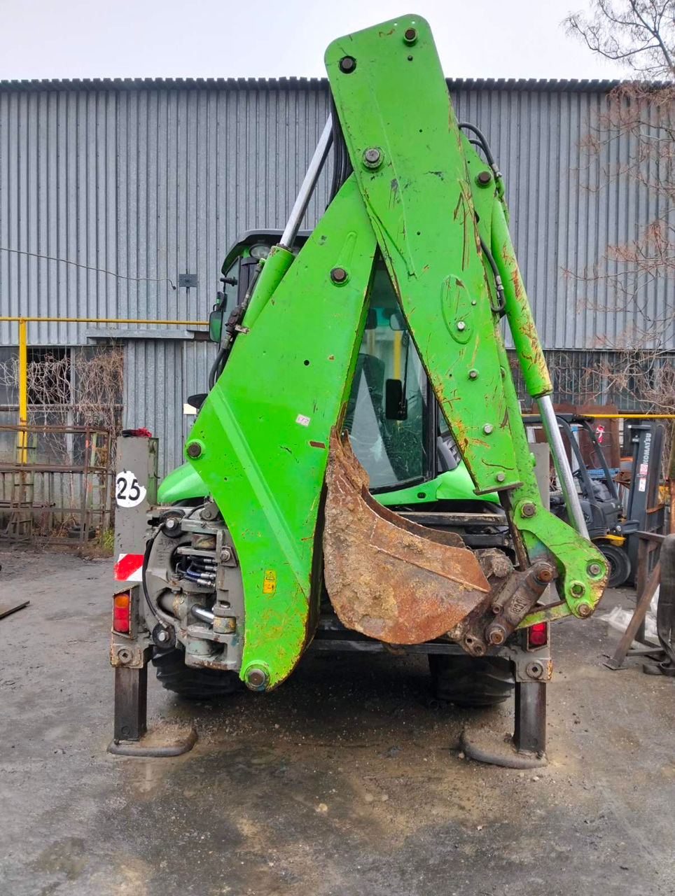 Buldoexcavator JCB 3CX + 3 cupe incl TVA foto 2