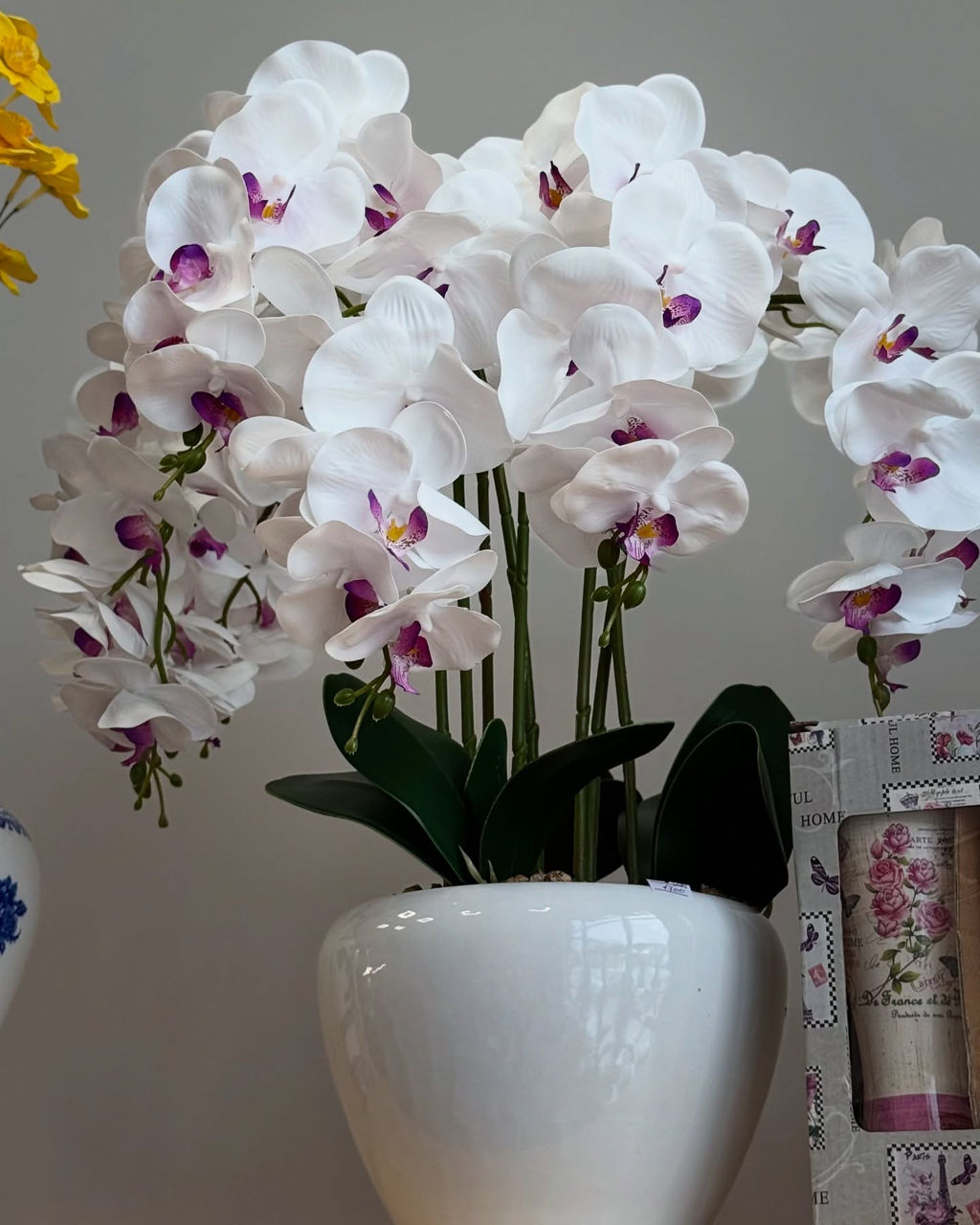 Decor-flori artificiale și vaze  foto 0