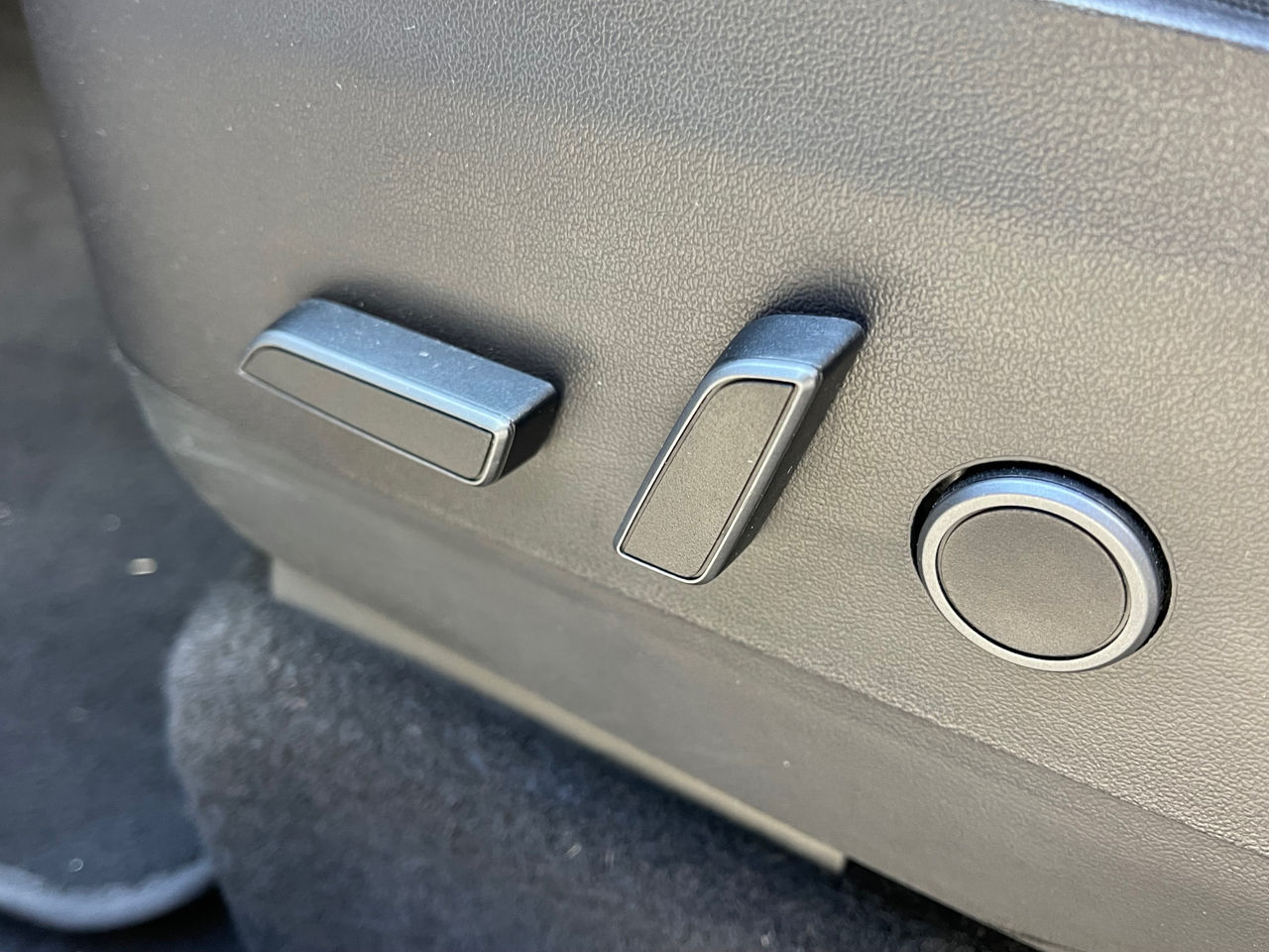 Tesla Model Y foto 13