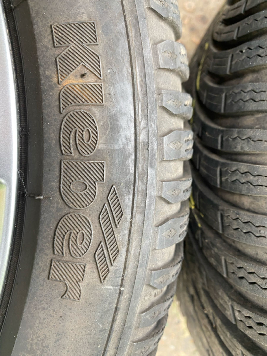 225/45 R17 foto 1