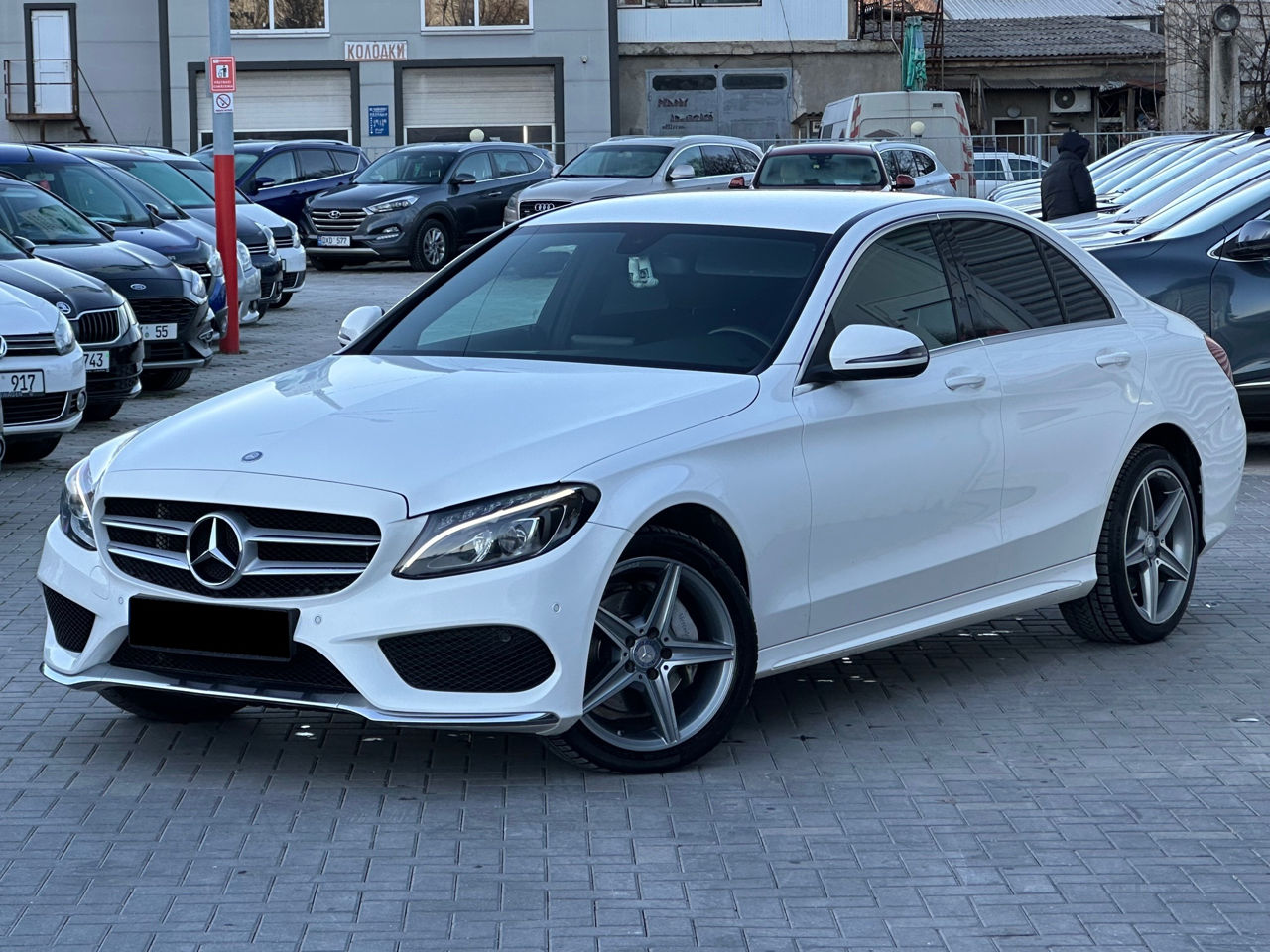 Mercedes C-Class foto 2