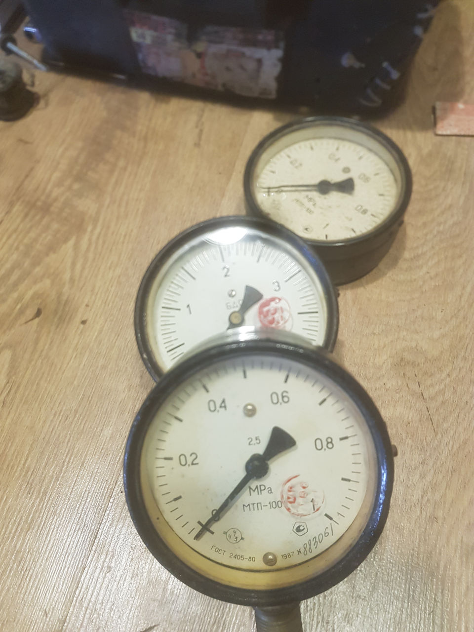 Манометр 1 кгс/см2 и 4 кгс/см2