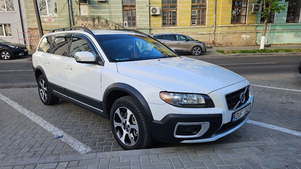 Volvo XC70 фото 0