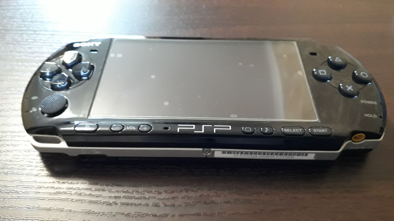 Продам PSP - 3008 Slim PianoBlak!