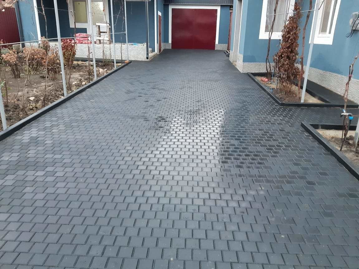 Montare Pavaj de Calitate – Curți, Trotuare și Terase. În orice localitate