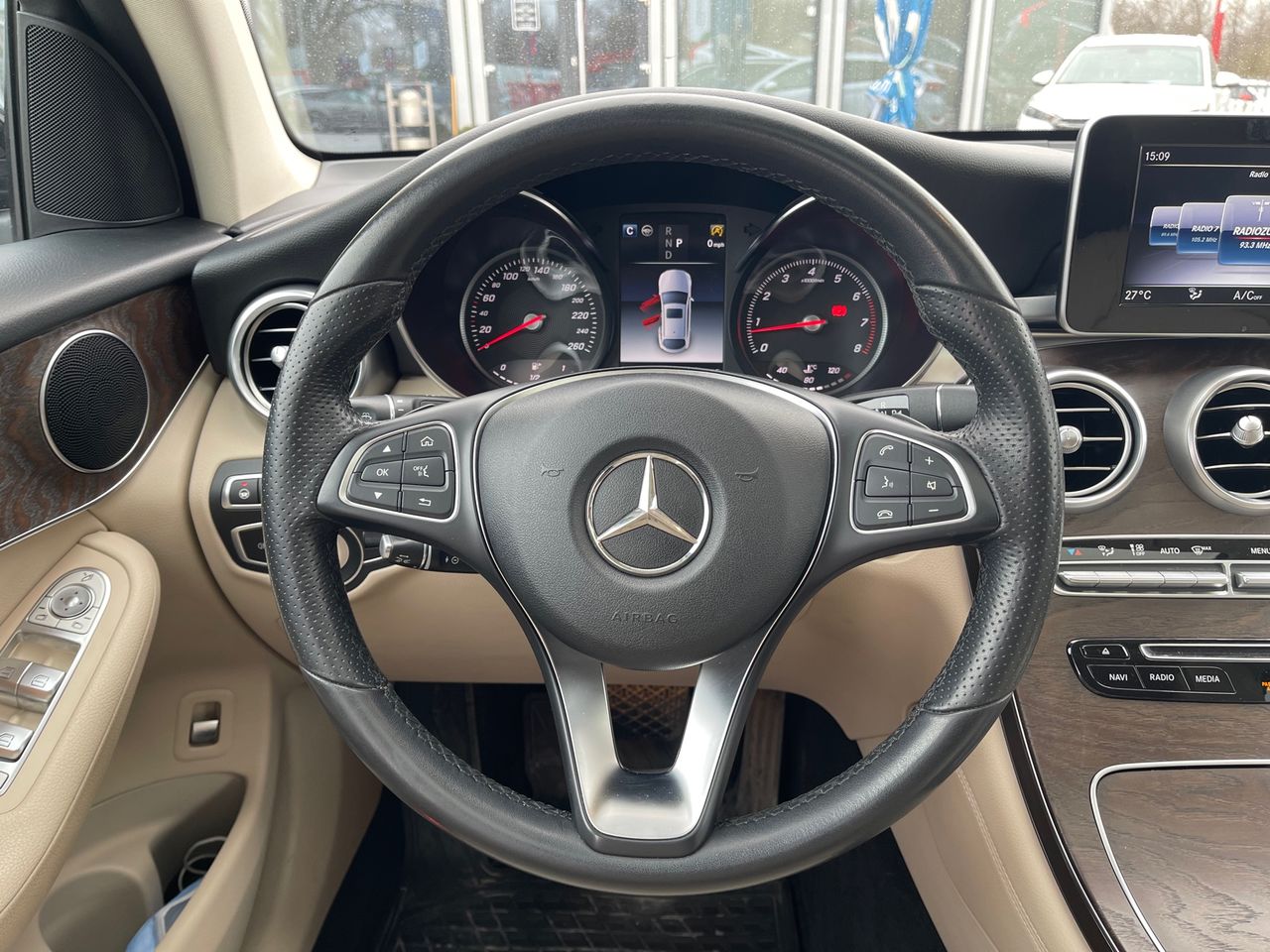 Mercedes GLC foto 8