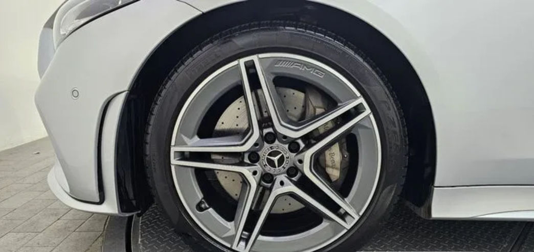 Mercedes CLS Class foto 2