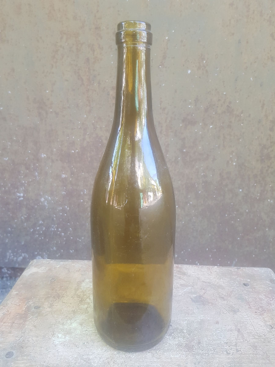 Sticle pentru vin.  foto 0