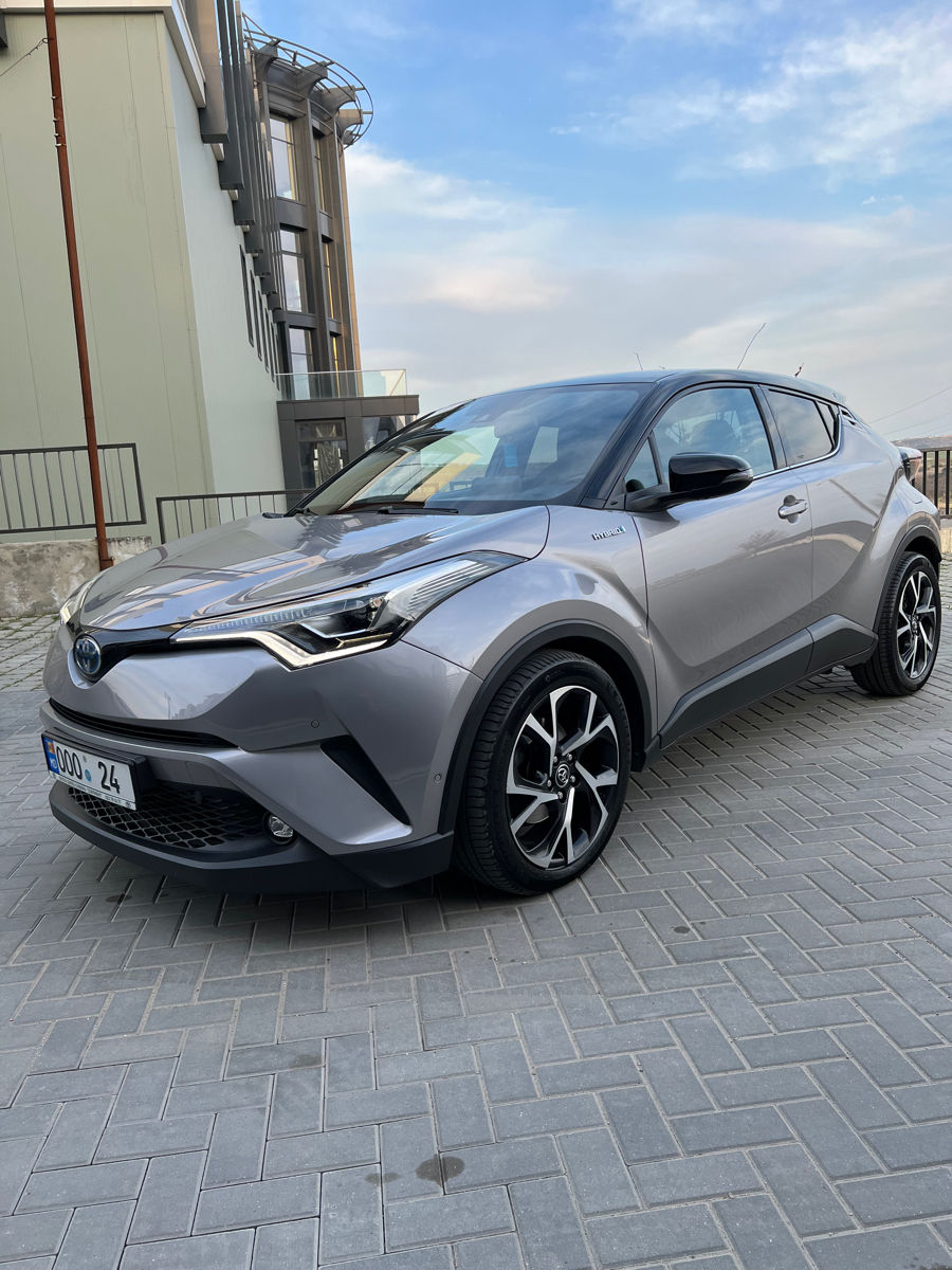 Toyota C-HR foto 0