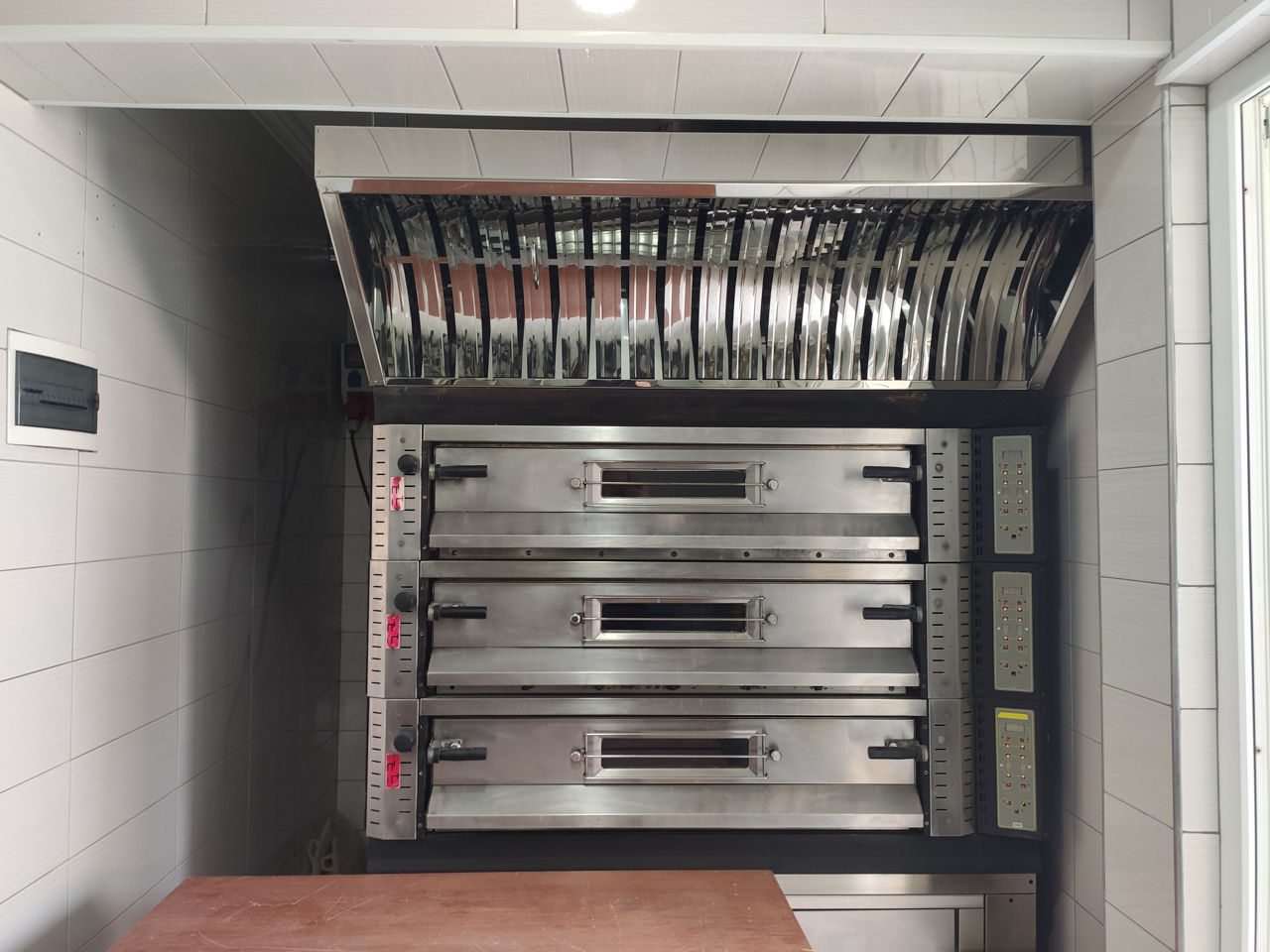 Ventilare bucatarii HoReCa. Hote Inox. foto 1