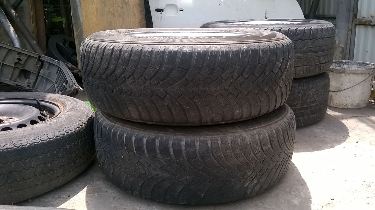 215 - 65  R 16  foto 4