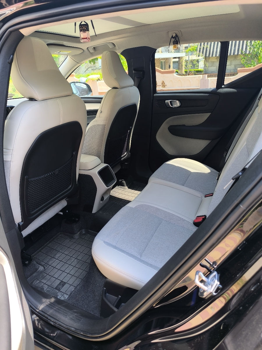 Volvo XC40 фото 7